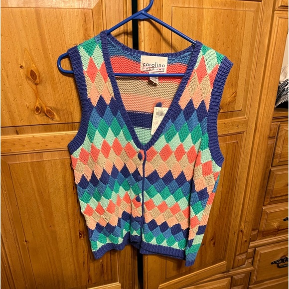 Beautiful womens sweater vest by Carolina Colours size Large pretty color scheme - Picture 4 of 4
